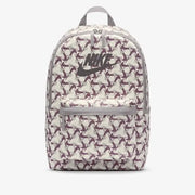 حقيبة ظهر Nike Heritage Bpk-Accs Print Fa24 للبالغين للجنسين - بيج