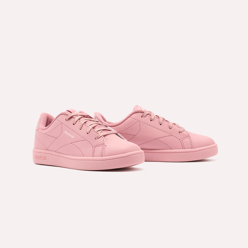 Court Clean Femme Baskets in pink, comfortable and stylish Reebok shoes for everyday wear.