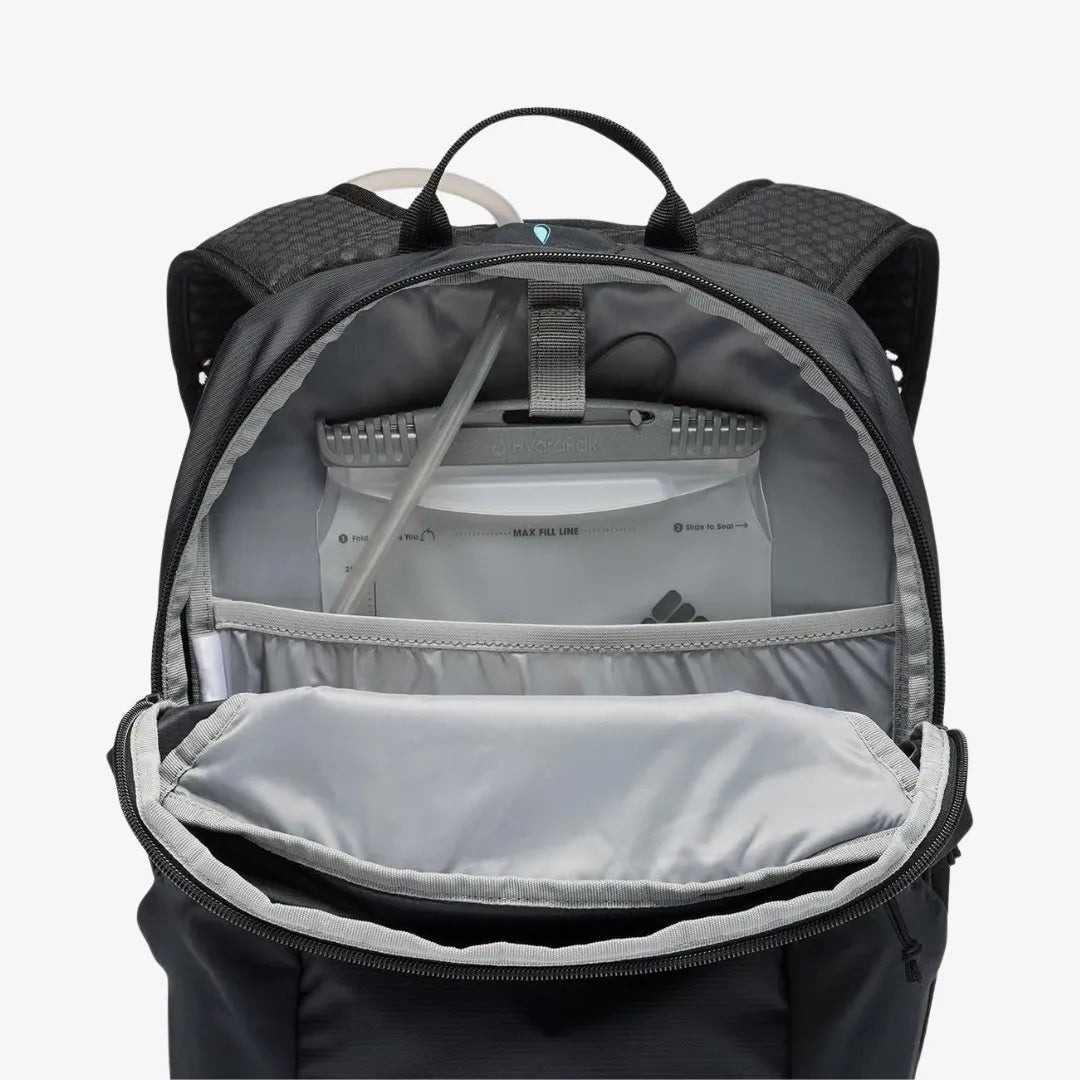 Intérieur du Columbia Blackcomb Ridge™ 18L Sac À Dos avec compartiments et poches organisées.
