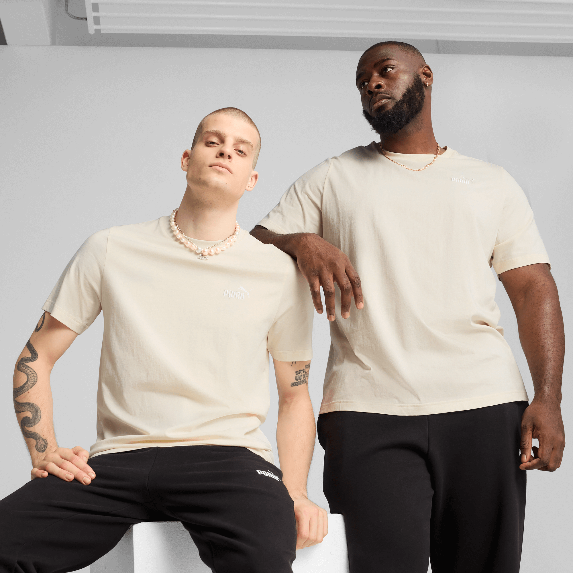 Puma Ess Small No. 1 Logo Tee (S) Adultes Homme T-Shirts Blanc