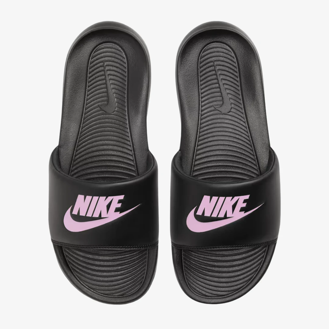 Victori One Claquettes by NIKE