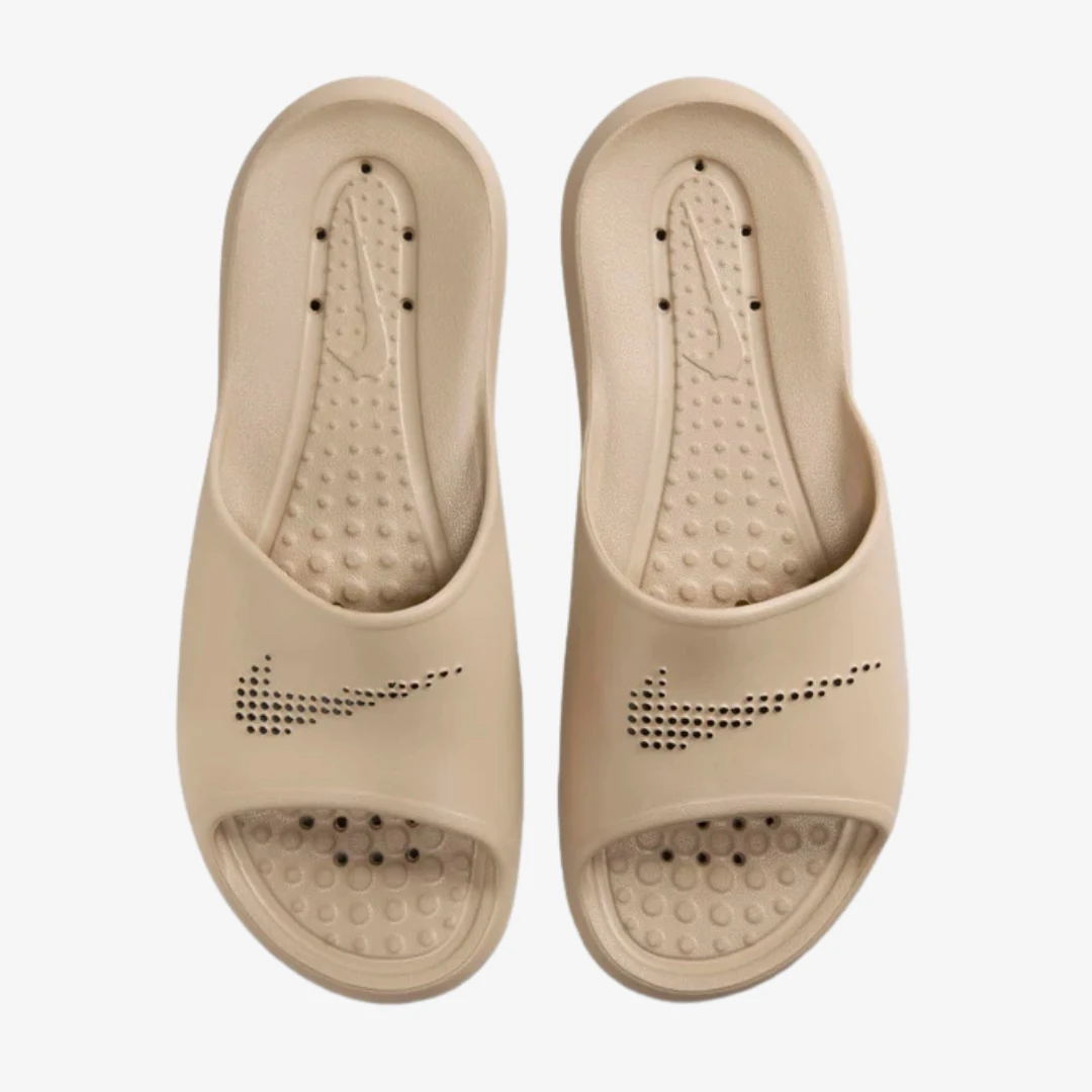 Victori One Shower Claquettes by NIKE