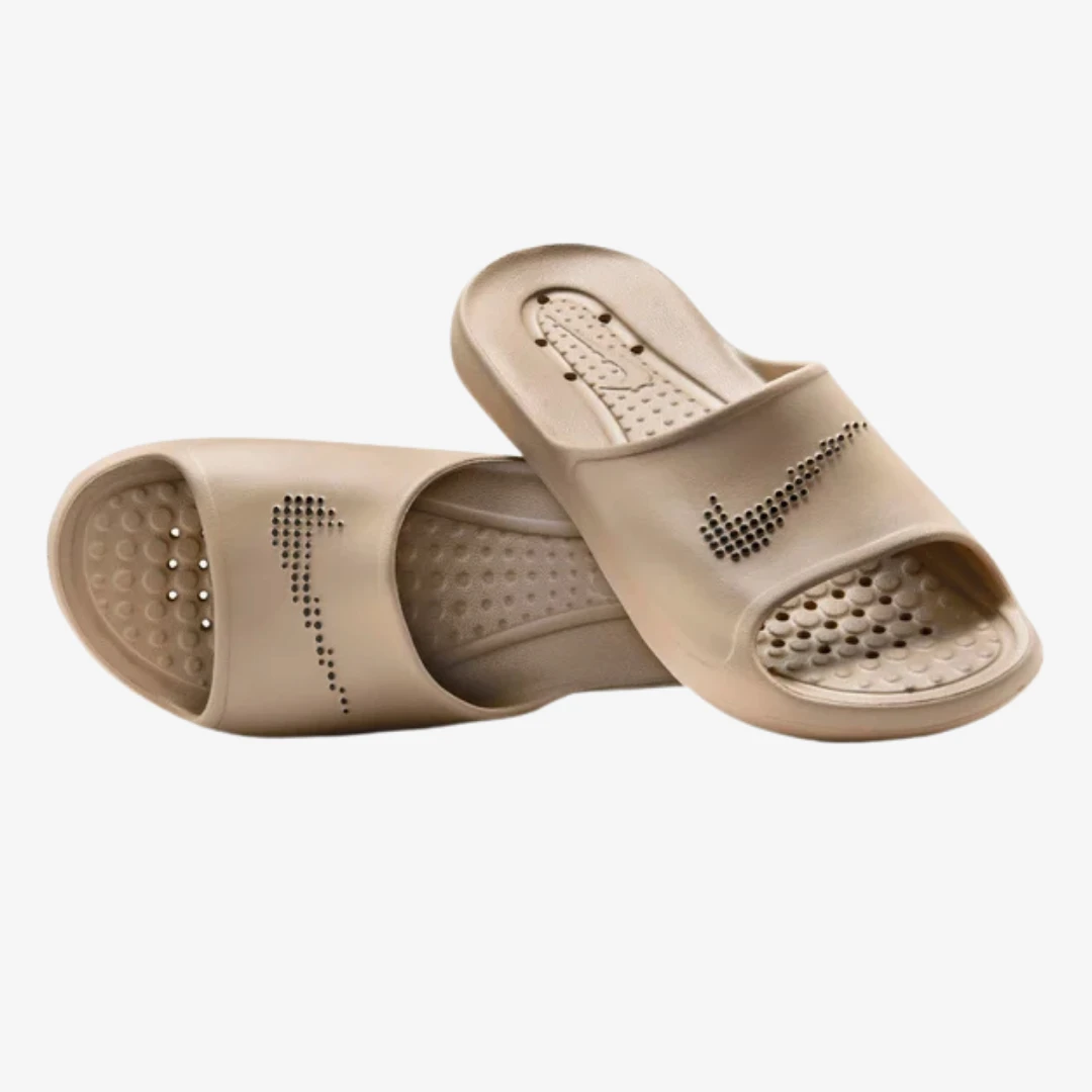 Victori One Shower Claquettes by NIKE