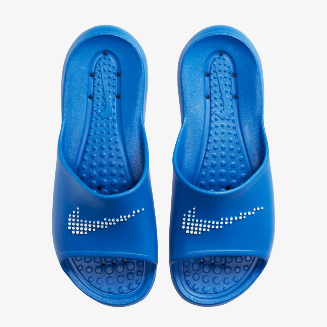 Victori One Shower Claquettes by NIKE