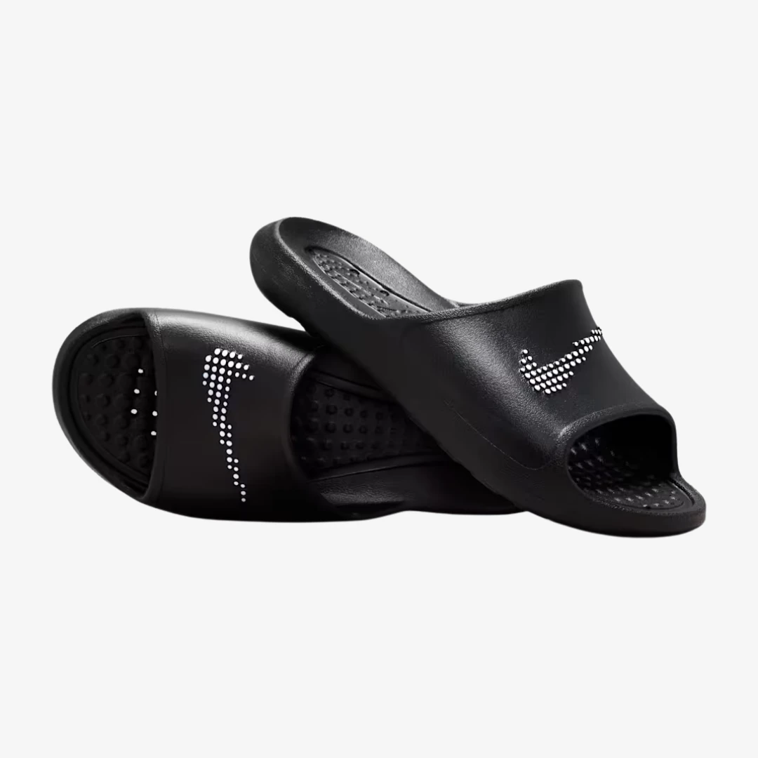 Victori One Shower Claquettes by NIKE
