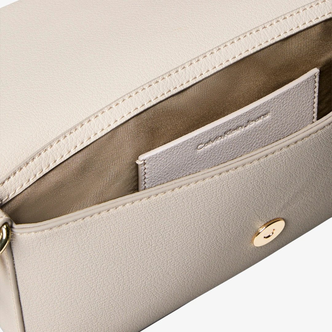Minimal Monogram Sacs À Main by CALVIN KLEIN