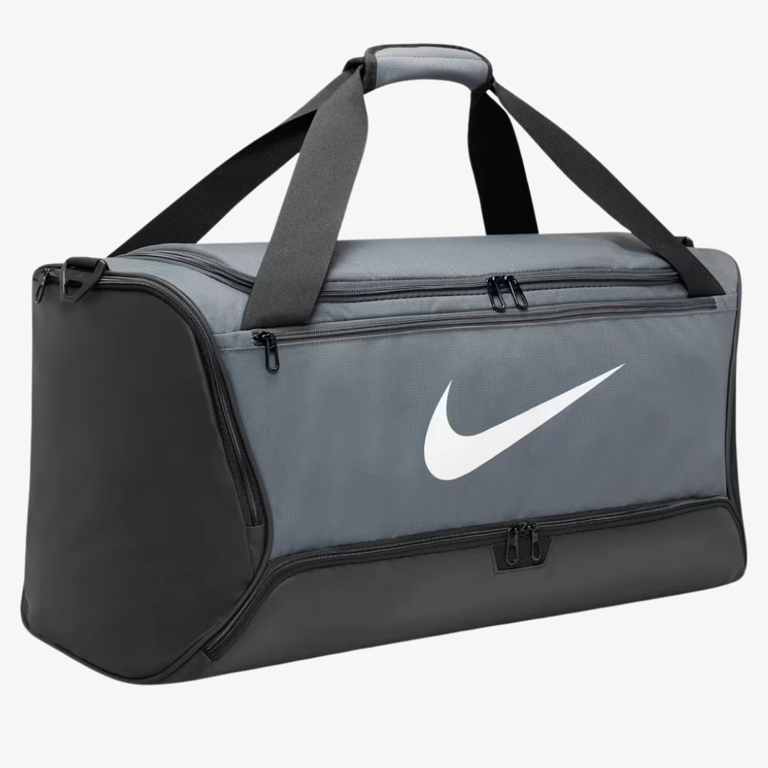 Sac de sport Brasilia 60L Nike, conçu pour transporter efficacement l'équipement avec un grand compartiment et une conception robuste.