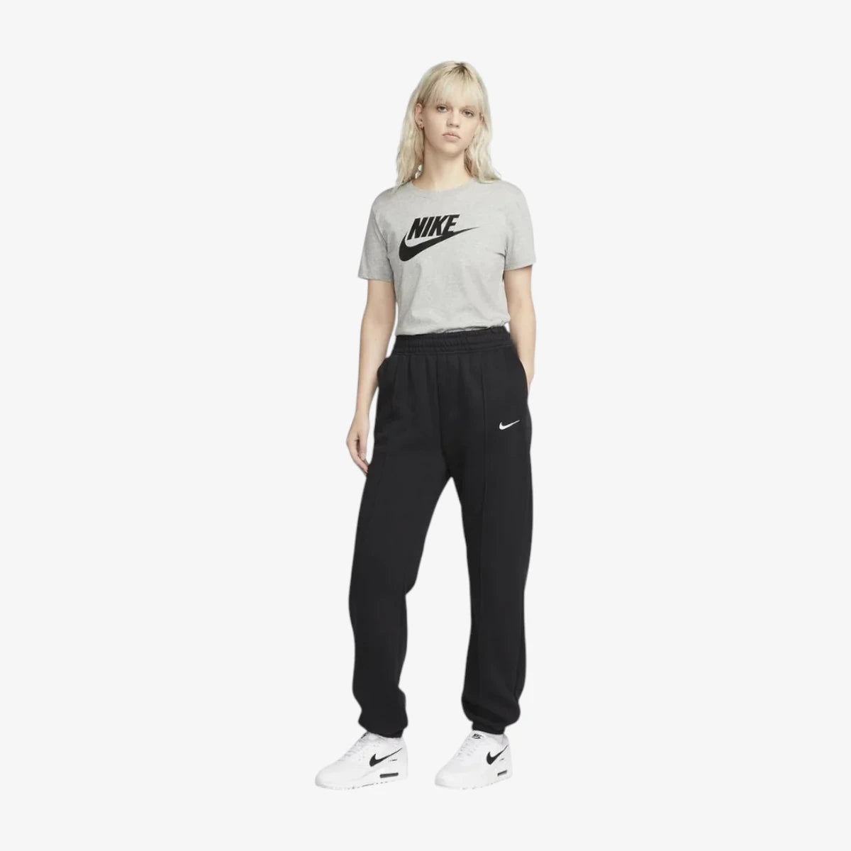 Nike Sportswear Club T-shirts