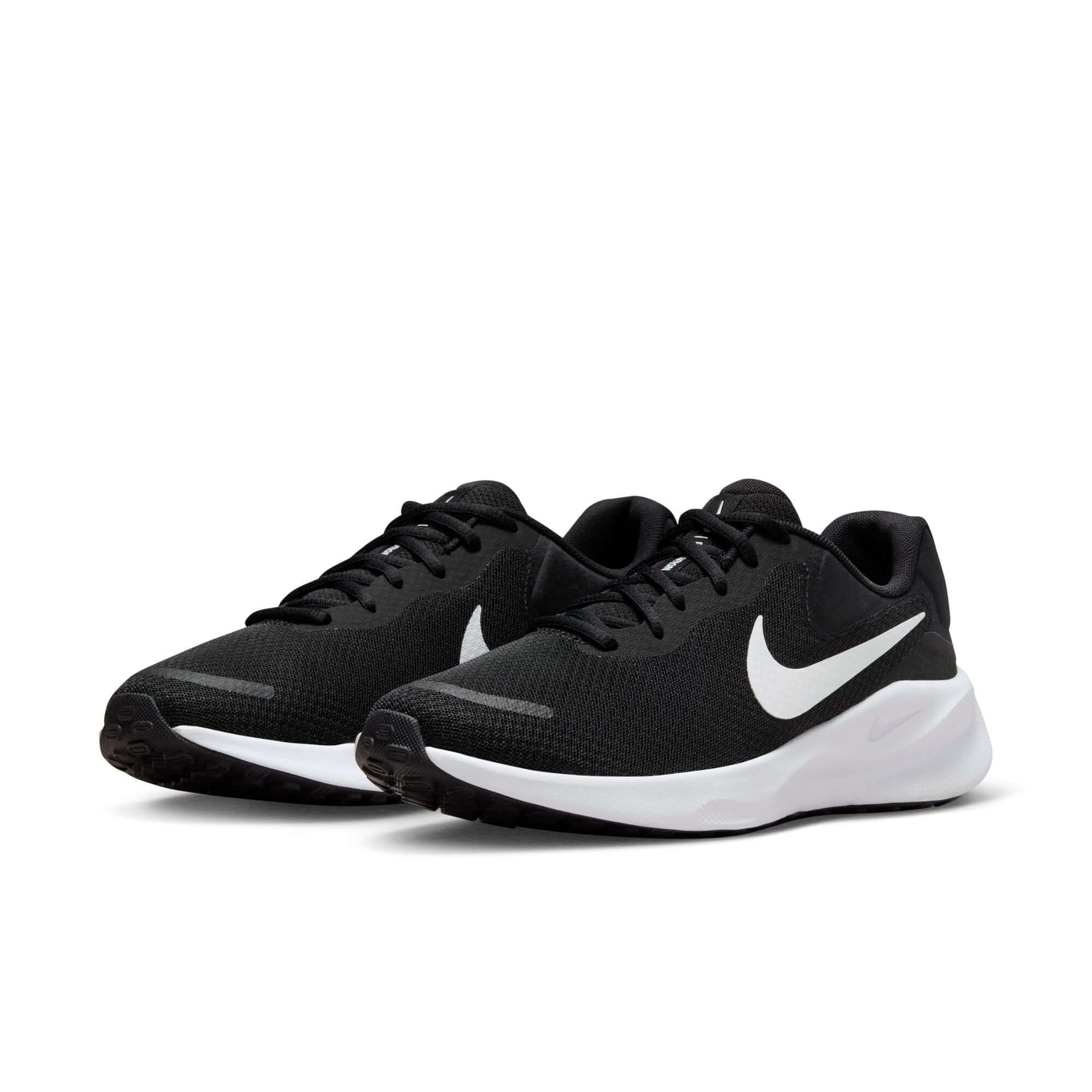 حذاء جري Nike Revolution 7 للرجال باللون الأسود