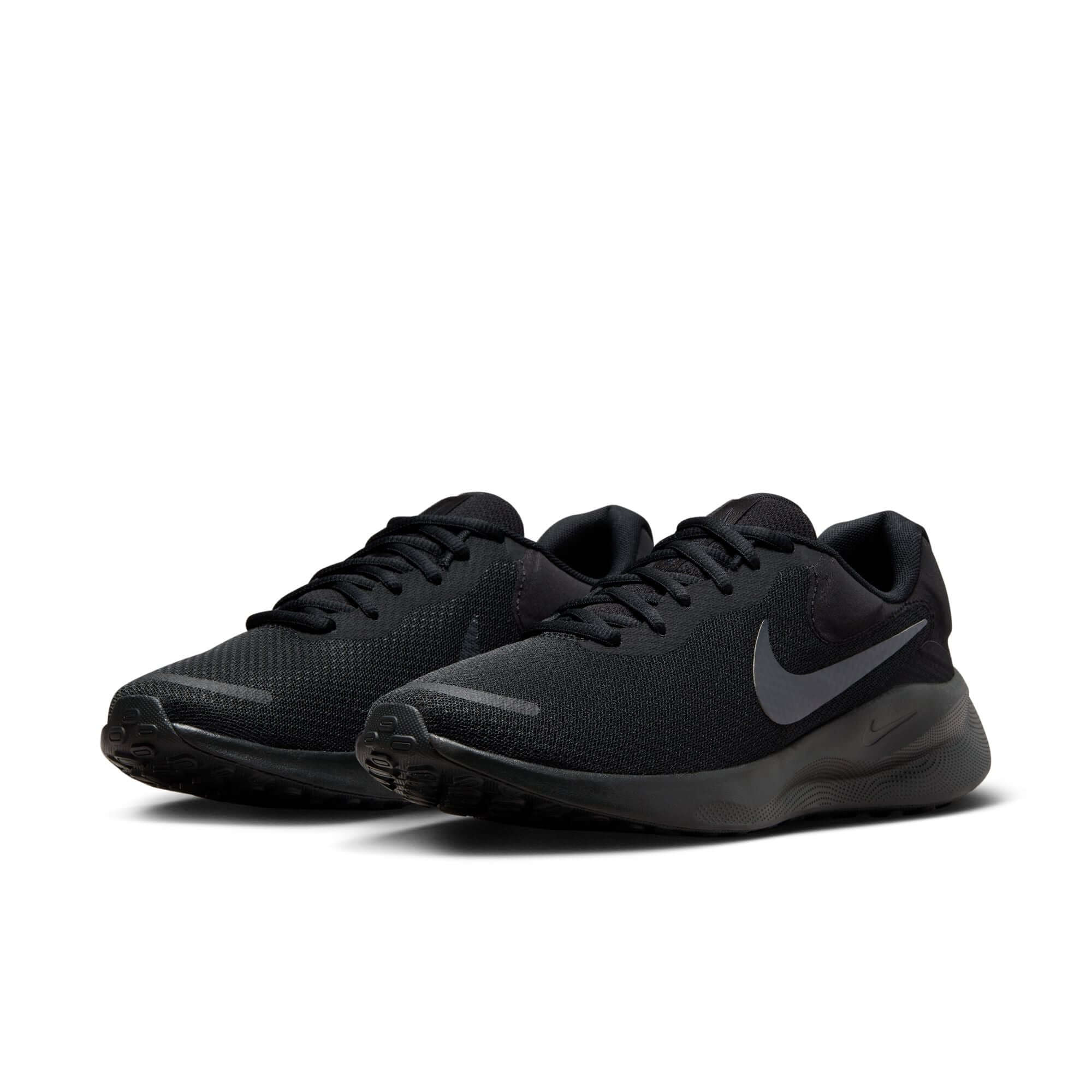 حذاء جري Nike Revolution 7 للرجال باللون الأسود