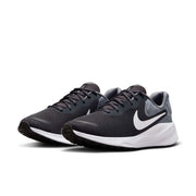 حذاء جري Nike Revolution 7 للرجال باللون الأسود