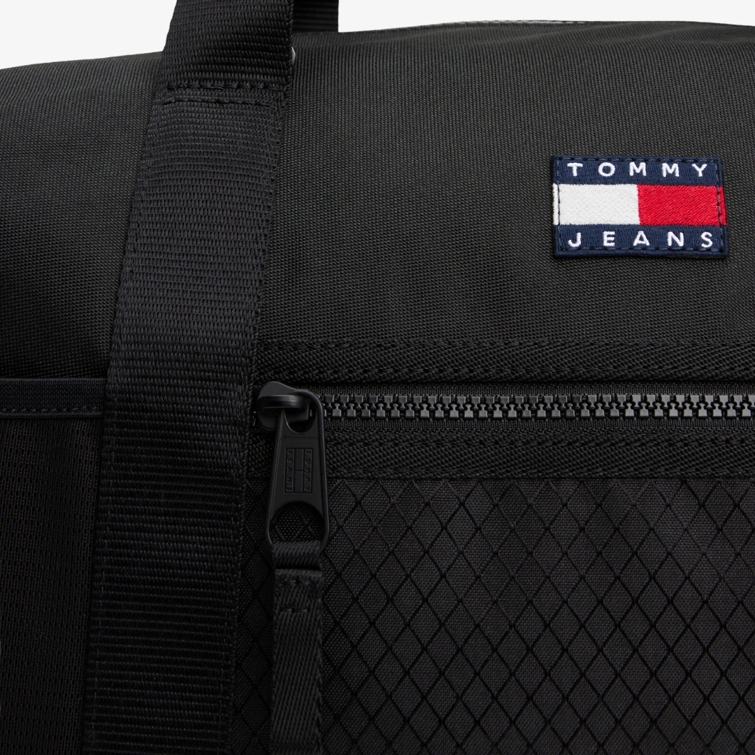 Diamond Texture Logo Crossbody Sac De Sport by TOMMY HILFIGER