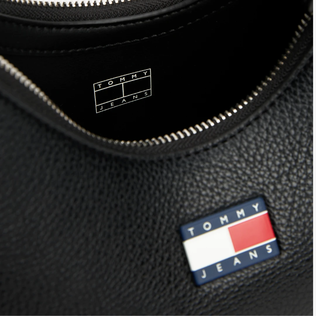Must Sac Bandoulière by TOMMY HILFIGER