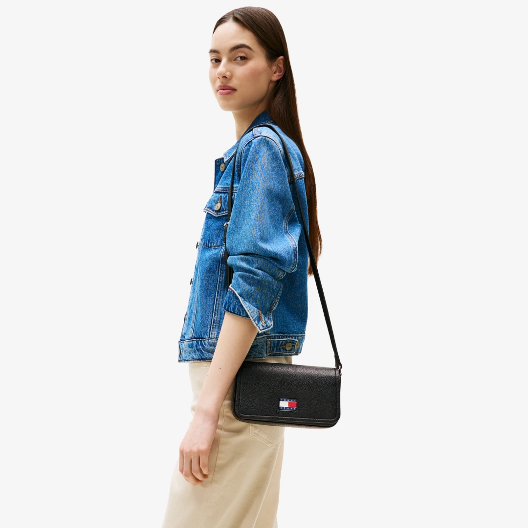 Must Flap Sac Bandoulière by TOMMY HILFIGER