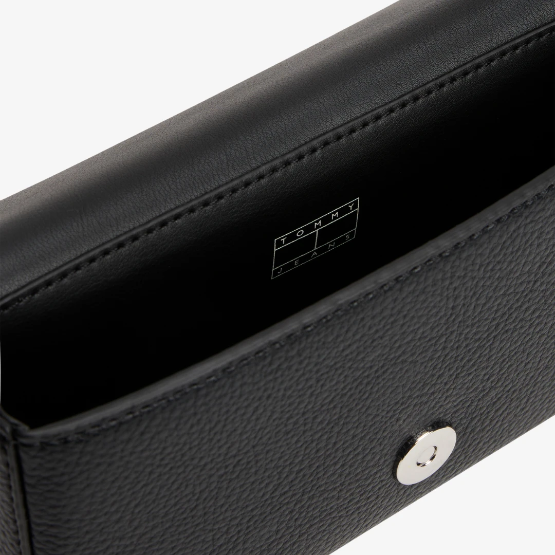 Must Flap Sac Bandoulière by TOMMY HILFIGER