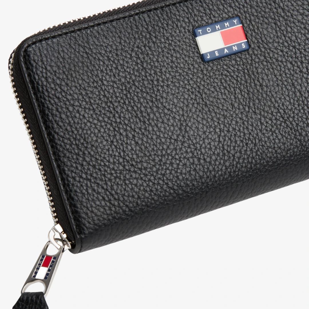 Must Large Zip-Around Portefeuilles by TOMMY HILFIGER