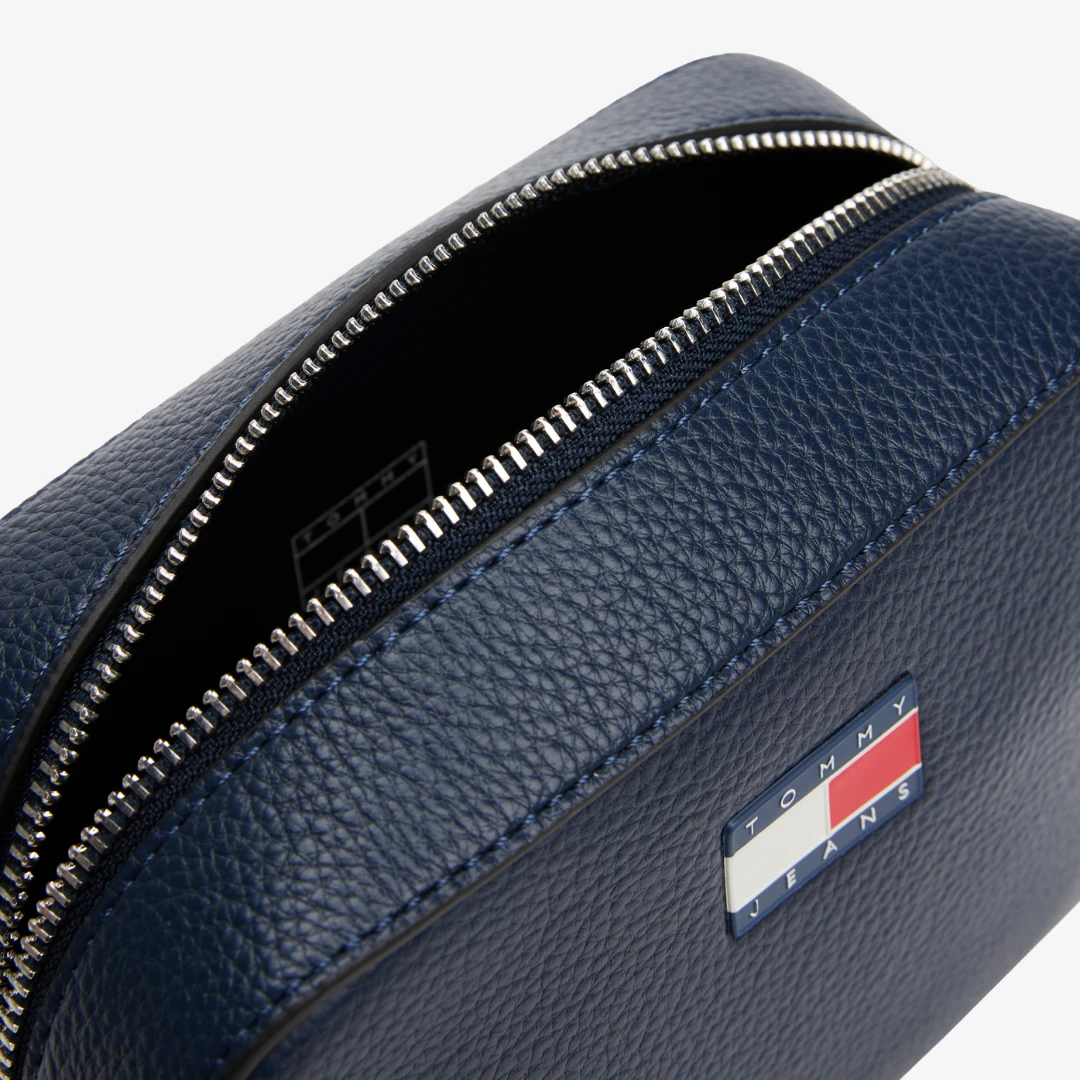 Must Camera Sac Bandoulière by TOMMY HILFIGER