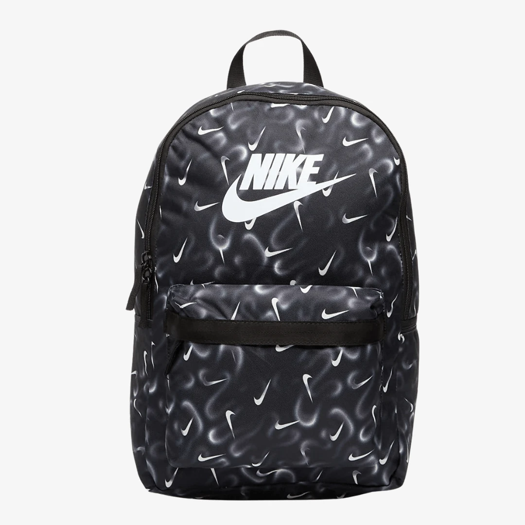 Heritge Sac À Dos noir avec logo Nike, design pratique pour un usage quotidien et bretelles rembourrées.
