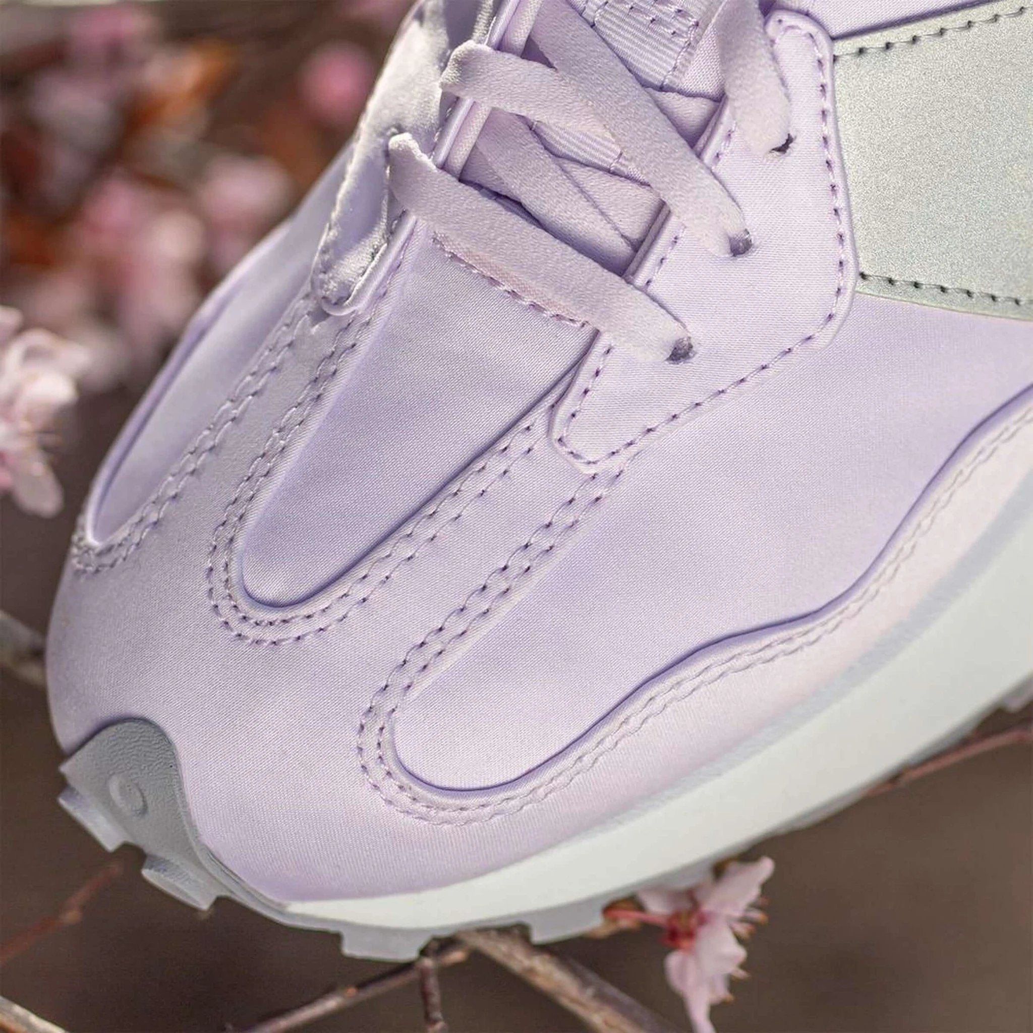 New Balance 327 Baskets by NEW BALANCE